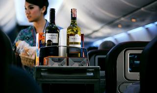 飞机上可以带酒吗 飞机能带酒水吗